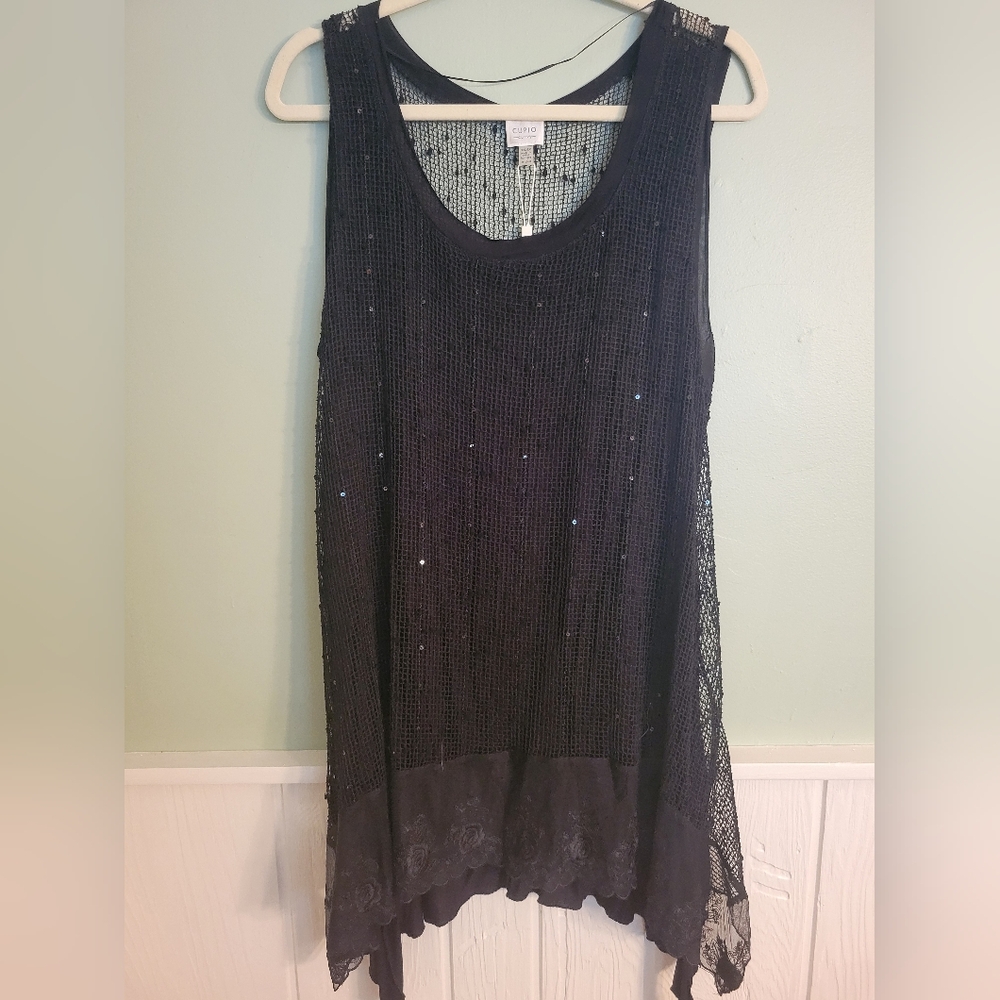 Cupio Curvy Black and Blue Textured Top
